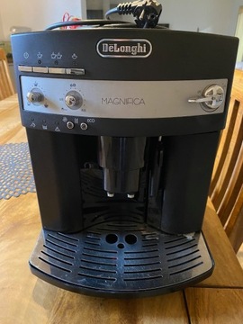 Ekspres ciśnieniowy Delonghi model Magnifica