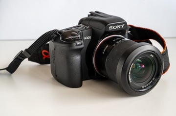 Sony Alpha 300 + Obiektyw 18-70 + Ładowarka 