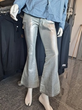 Damskie spodnie retro firmy Wrangler 