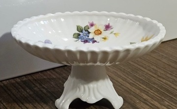 Śliczna mała patera porcelanowa stojąca 