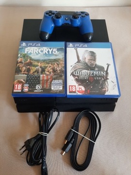 Konsola PS4 z grami i padem