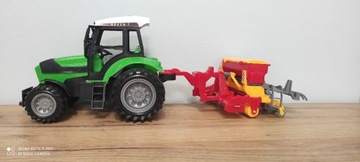Traktor z siewnikiem 