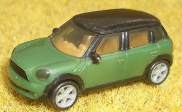 Mini Cooper Countryman zielono-czarny skala 1/87