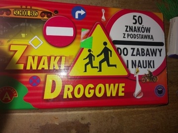 Znaki Drogowe, 50 znaków z podstawką