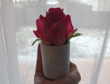 Wieczna róża w pudełku z dowolnym napisem 