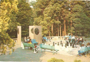 ŚWIERADÓW -- SZACHY W PARKU ZDROJOWYM -- 1978