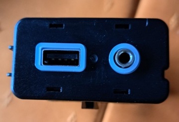 Pacyfica Chrysler gniazdo USB / AUX