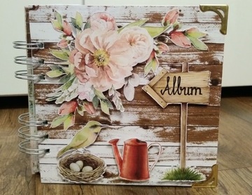 Ręcznie robiony album scrapbooking.