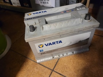 Akumulator Varta 77ah 760a 