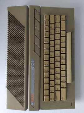 ATARI 130 XE ...