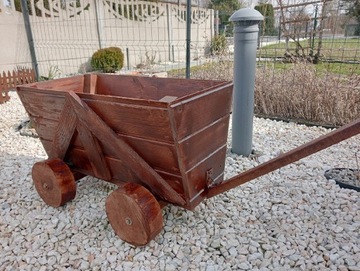 Wóz drewniany dekoracja do ogrodu 