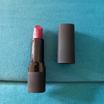 Avon Shimmer Ultra Matte szminka Berry Blast