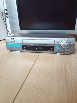 Magnetowid JVC HR-J670EU HI-FI VHS brak obrazu