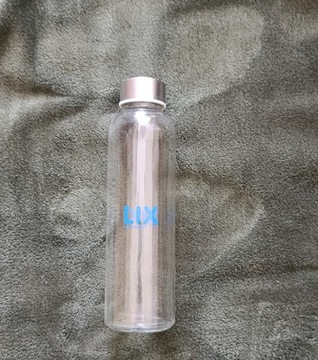 Szklana butelka na wodę 