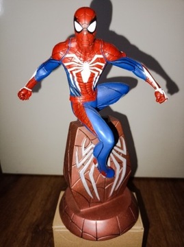 Marvel's Spider-Man PVC Statue - Diamond Select