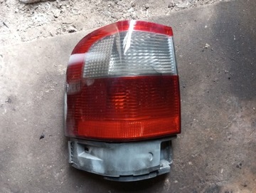 Lampa prawa tył ford Galaxy lift 2003r 