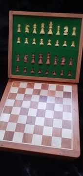 Drewniana szachownica magnetyczna, 25 cm x 25 cm
