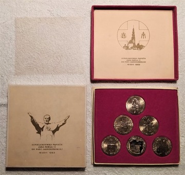 Złocone medale z II PIELGRZYMKI JP II do Polski