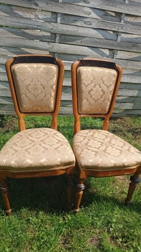 Stare stylowe krzesła 