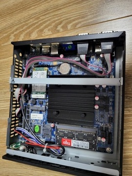 MINI KOMPUTER  EDJ1900T1 2GB/32GB HDD MSATA