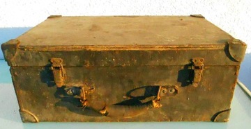 Waliza, skrzynia drewniana z XX wieku, zabytek 