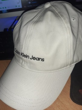 Sprzedam czapkę Calvin Klein 