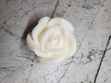 Świeczka róża zapach waniliowym rose candle
