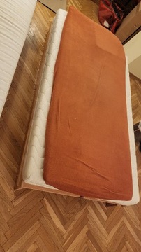 Łóżko ze skrzynią o materacem 200 cm x 110 cm