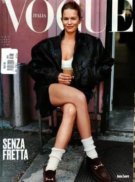 Vogue ITALIA 11/23 Anna Ewers Senza Fretta styl