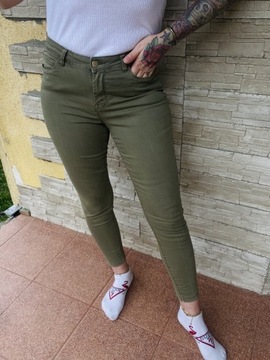 Spodnie jeansowe z zameczkami rurki khaki