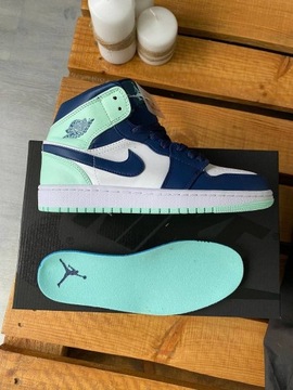 Air Jordan 1 Mid Mint