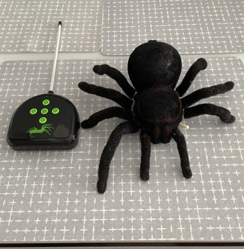 Pająk Tarantula zdalnie sterowany LED + pilot R/C