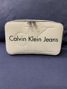 Skórzana biała torebka Calvin Klein Jeans 