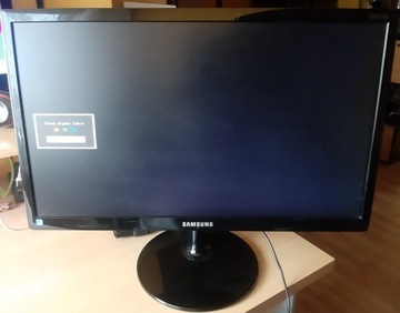 Monitor Samsung model LS22C350 Sprawny