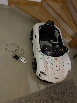 samochod na akumulator na pilota dla dzieci