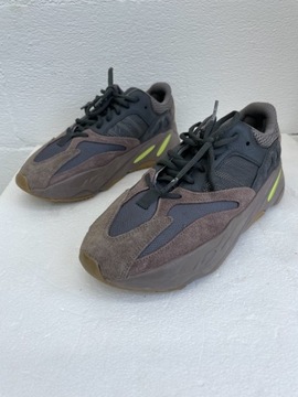 Adidas Yeezy Boost 700 mauve