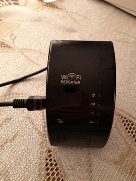 Wzmacniacz sygnału Wi-Fi Renew Force W02