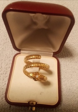 Złoty pierścionek z diamentem 