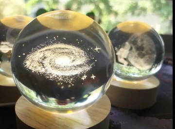 Kreatywna dekoracja 3d z kryształową kulą 