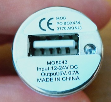 Mała ładowarka samochodowa USB