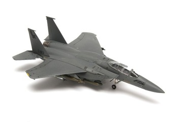 Sklejony model F-15E Strike Eagle 1:72 Italeri
