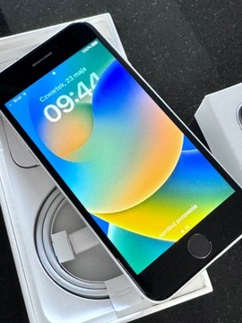 Smartfon Apple iPhone SE (2020) 3 GB / 64GB 4G (LTE) biały