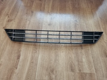 561-853-671-F-FOD Grill zderzaka VW Passat B8