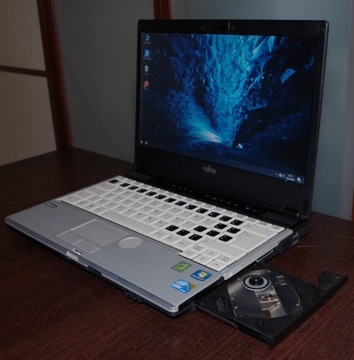 Wydajny Laptop Fujitsu S760, Core i5, 8GB RAM