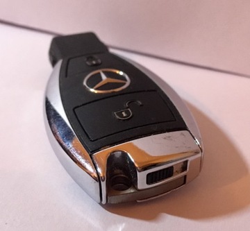 Klucz Mercedes-Benz rybka