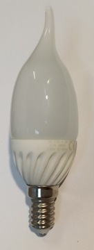 Żarówka LED świecowa E14 4,5W ciepła biała płomyk