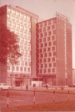 BYDGOSZCZ -- HOTEL - BRDA -- SKWER -- 1974
