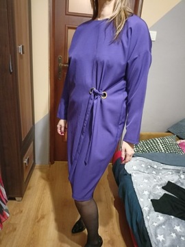 Fioletowa sukienka z długim rękawem