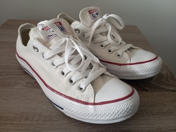 Converse 37 23,5