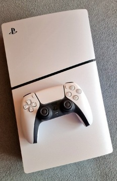 PlayStation 5 Slim z napędem prawie nowa, idealna